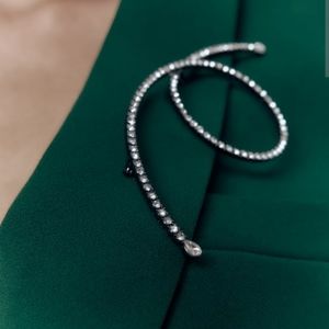 Zara brooch